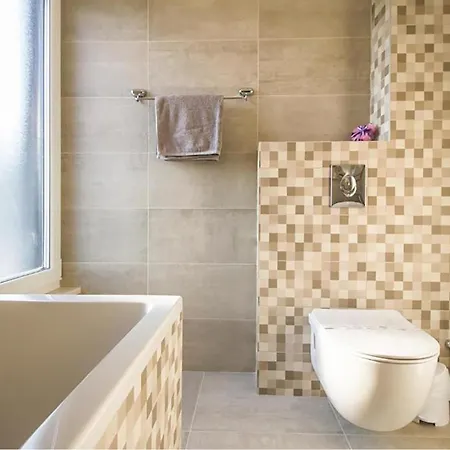 Pet Friendly In With Sauna Vakantiehuis Makarska